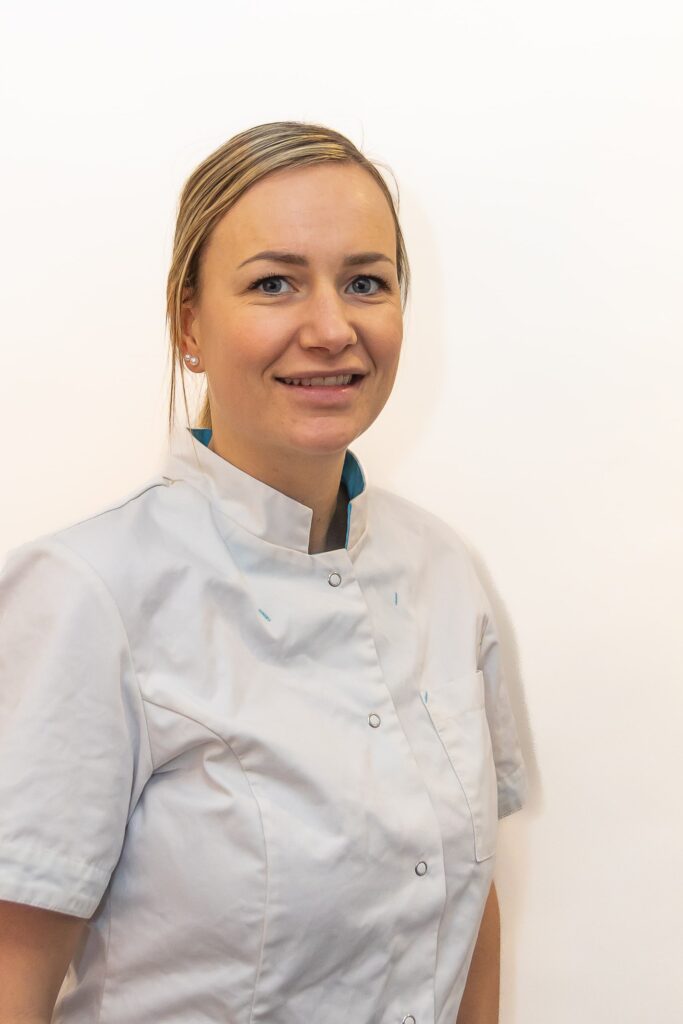 Mariska - tandartsassistent-min