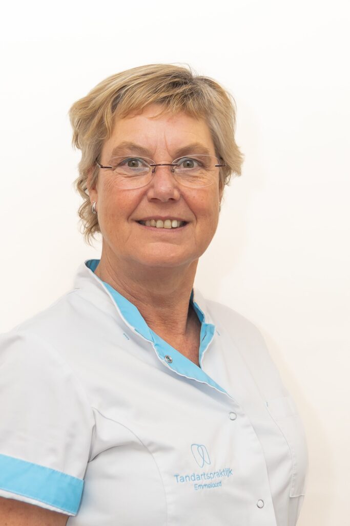 Marriët - tandartsassistent